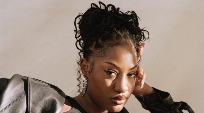 South Africa loves Tems! Watch how the singer stole the night at the 2023 DStv Delicious festival