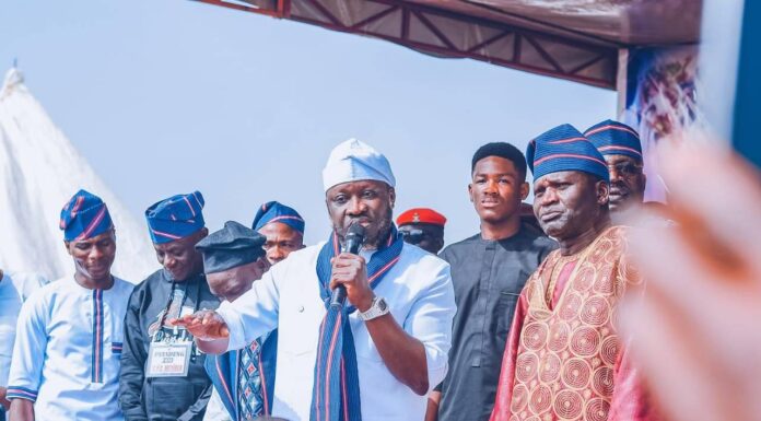 Chief Kefas Ropshik donated 5 million to Ngas development association at 2023 Puusdung