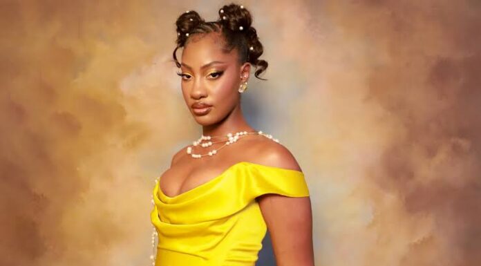 Tems – “Me & U”