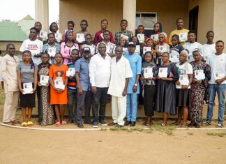 Dachung Musa Bagos Foundation Awards Scholarships to Over 40 Students in Plateau Community