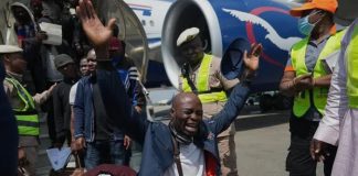 FG Receives 258 Returnees from South Africa